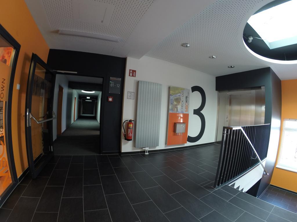Msc Hotel Нойнкирхен Екстериор снимка